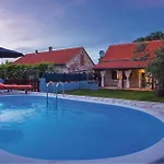 Three-bedroom In * Oklaj