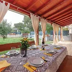Tatil Evi Three-bedroom In Oklaj