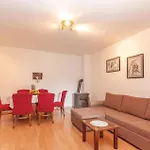 Three-bedroom In Tatil Evi