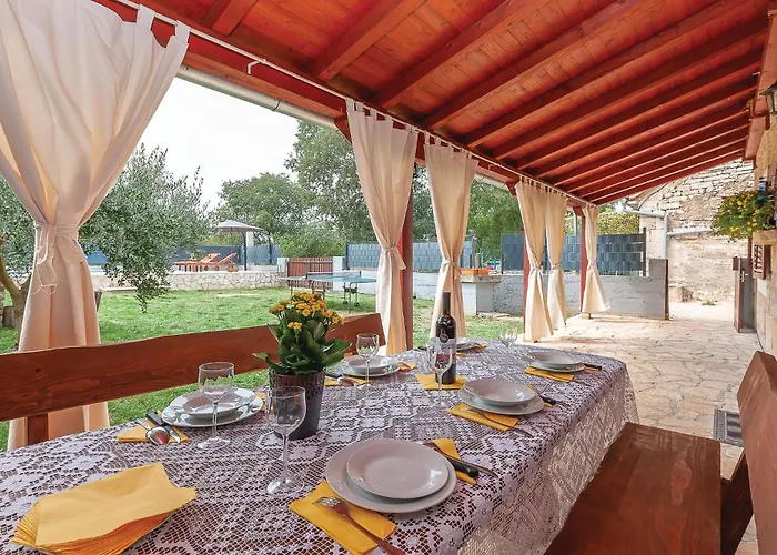 Nyaraló Three-bedroom In Oklaj