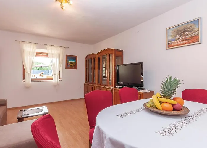 Three-bedroom In בית נופש Oklaj